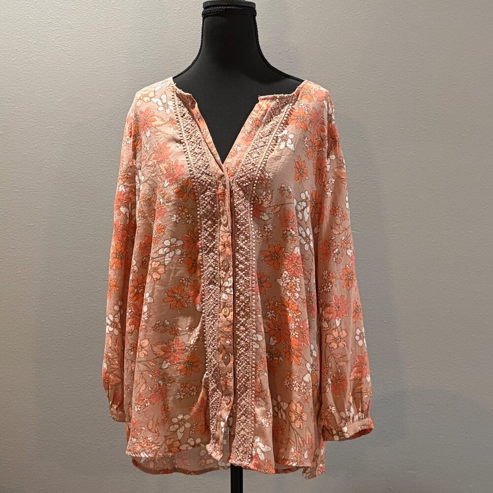 Lightweight long sleeve floral top